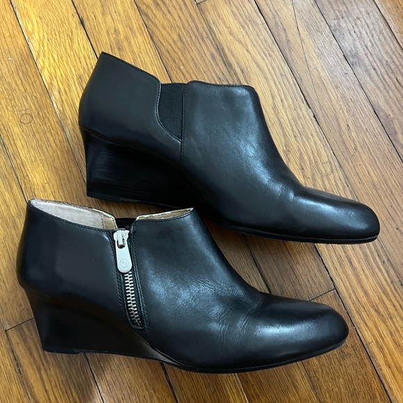 Boots - Picture 3 of 5